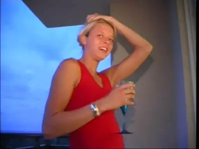 Süßen blondes Teenluder wird beim hemmungslosen ficken zum ejakulieren gebracht